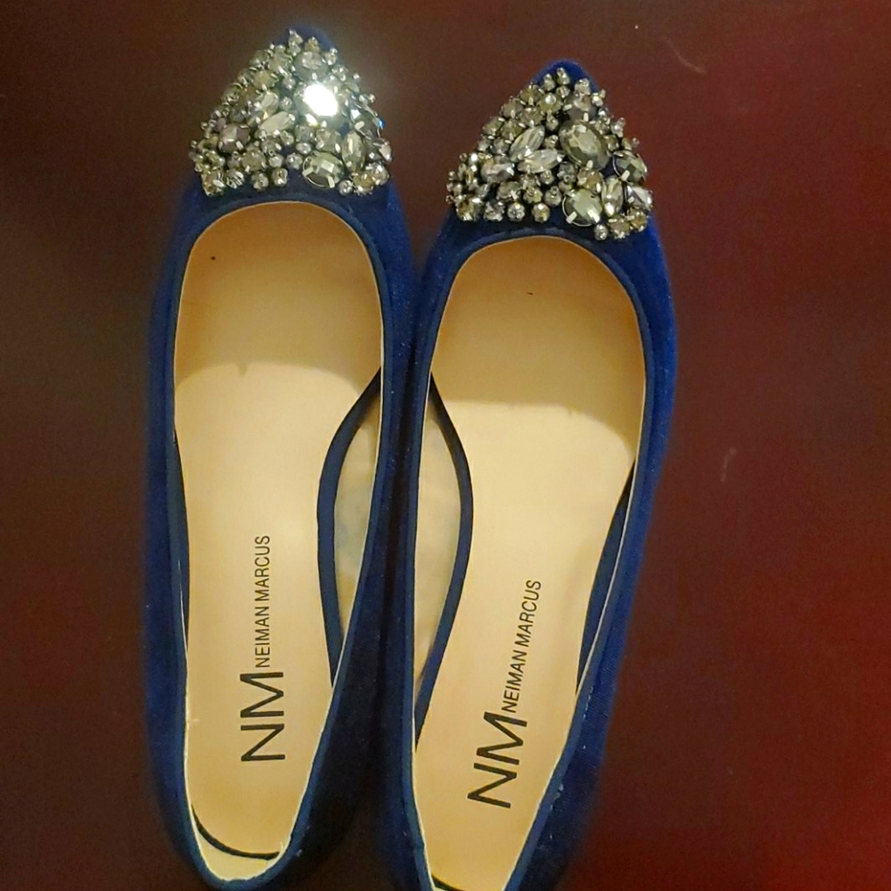 Flat shoes